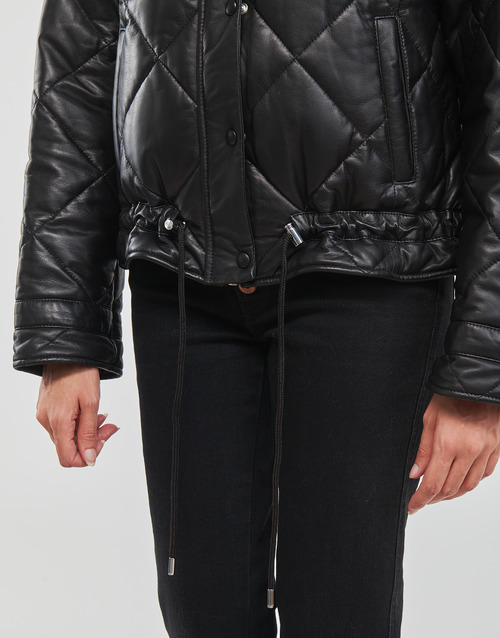 Oakwood - TRAVEL Negro