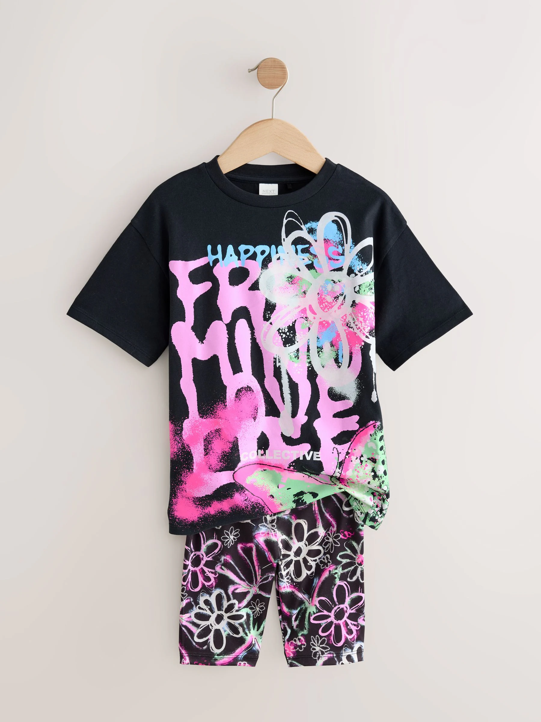 Meerkleurig graffiti - Set van T-shirt en fietsshort (3-16 jr)