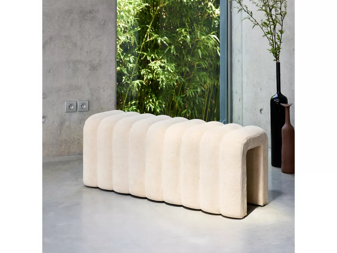 Banc. bout de lit beige contemporain en tissu
