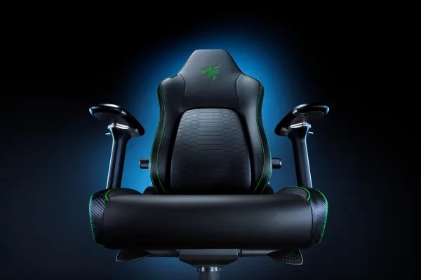 Razer Iskur V2 - Spillestol - ergonomisk - armstøtter - T-formet - vippe - drejeled - syntetisk læder - sort, grøn