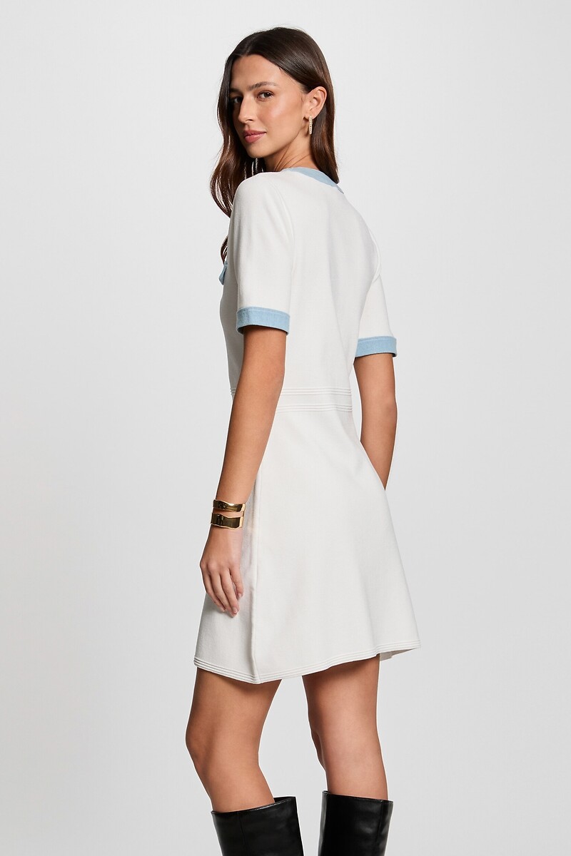 MORGAN<br>Vestido curto e reto com mangas curtas