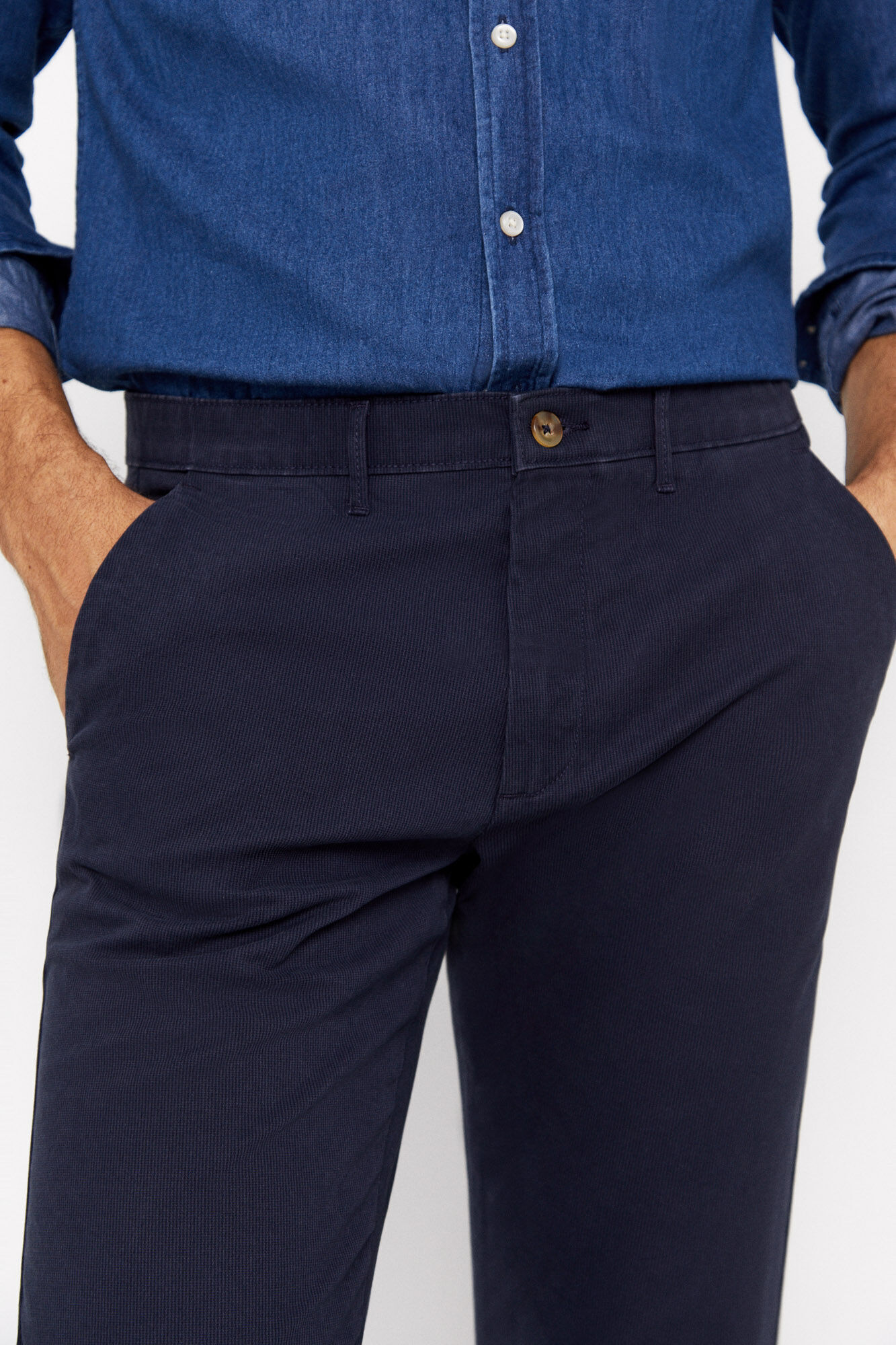 Calça chino estampada de corte slim