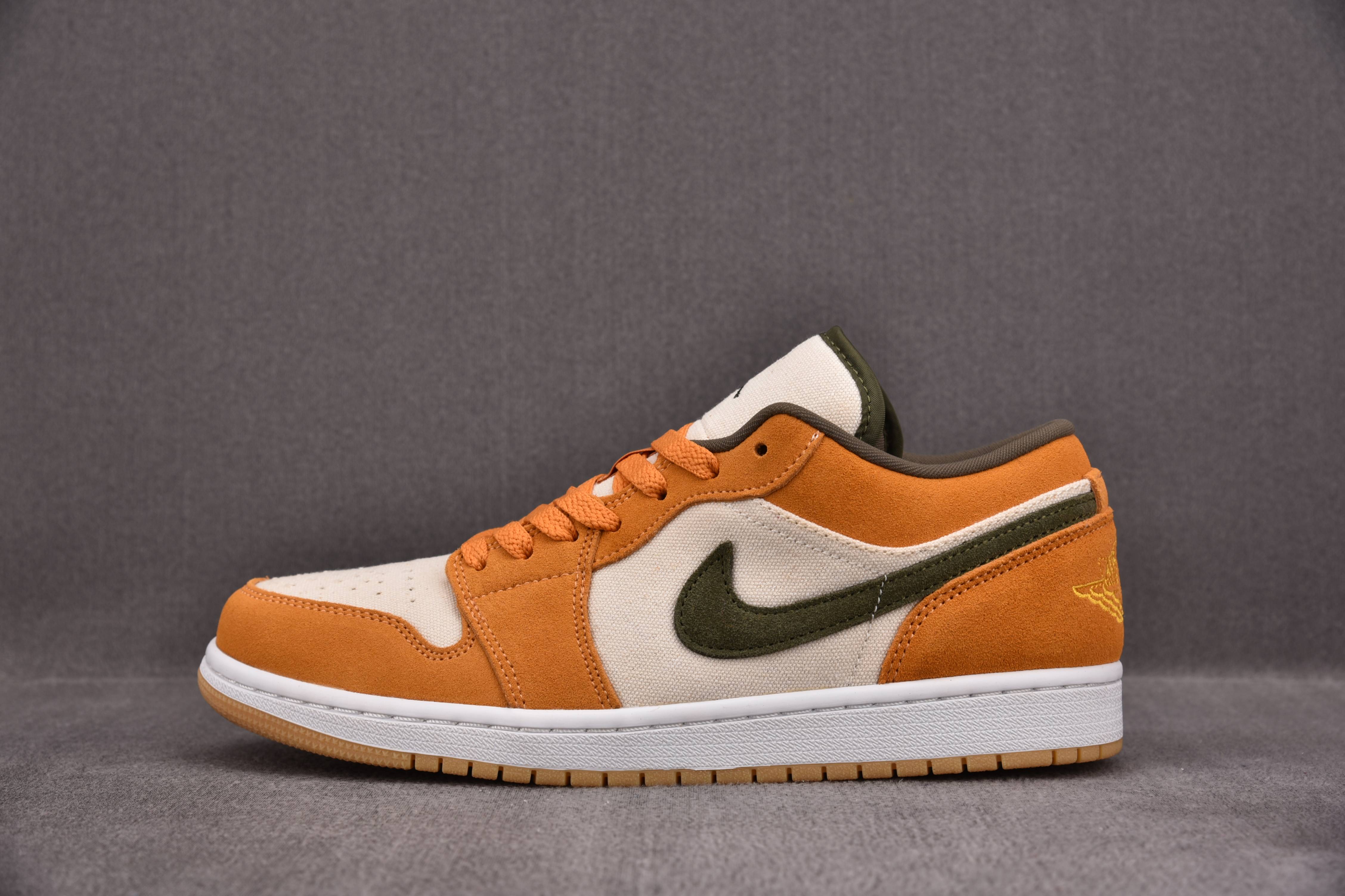 Jordan 1 Low SE Light Curry