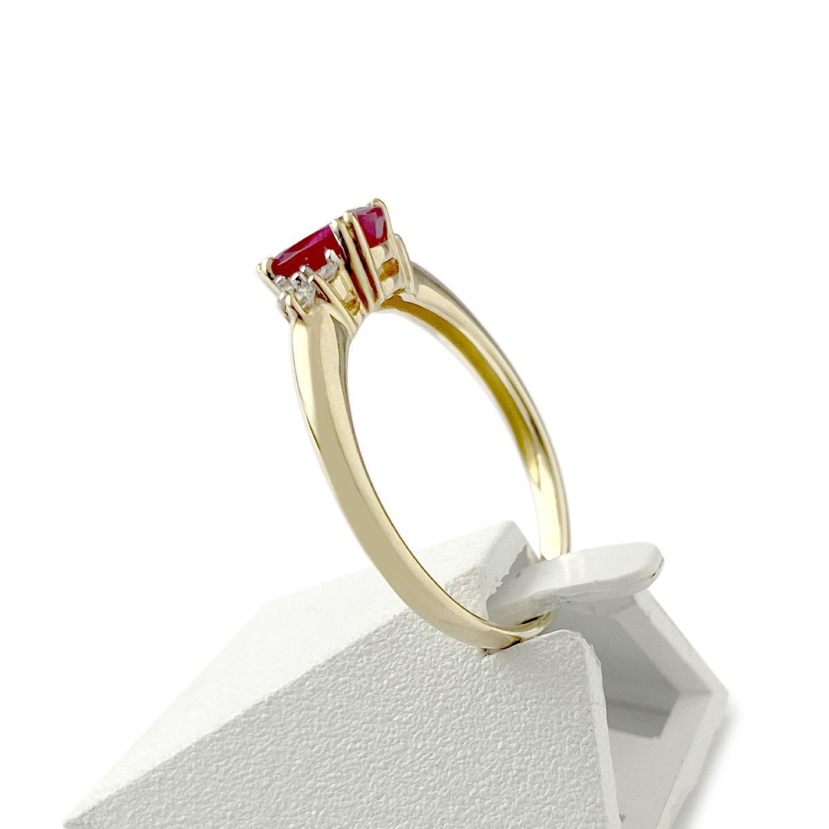 Bague d'occasion or 750 jaune rubis diamants