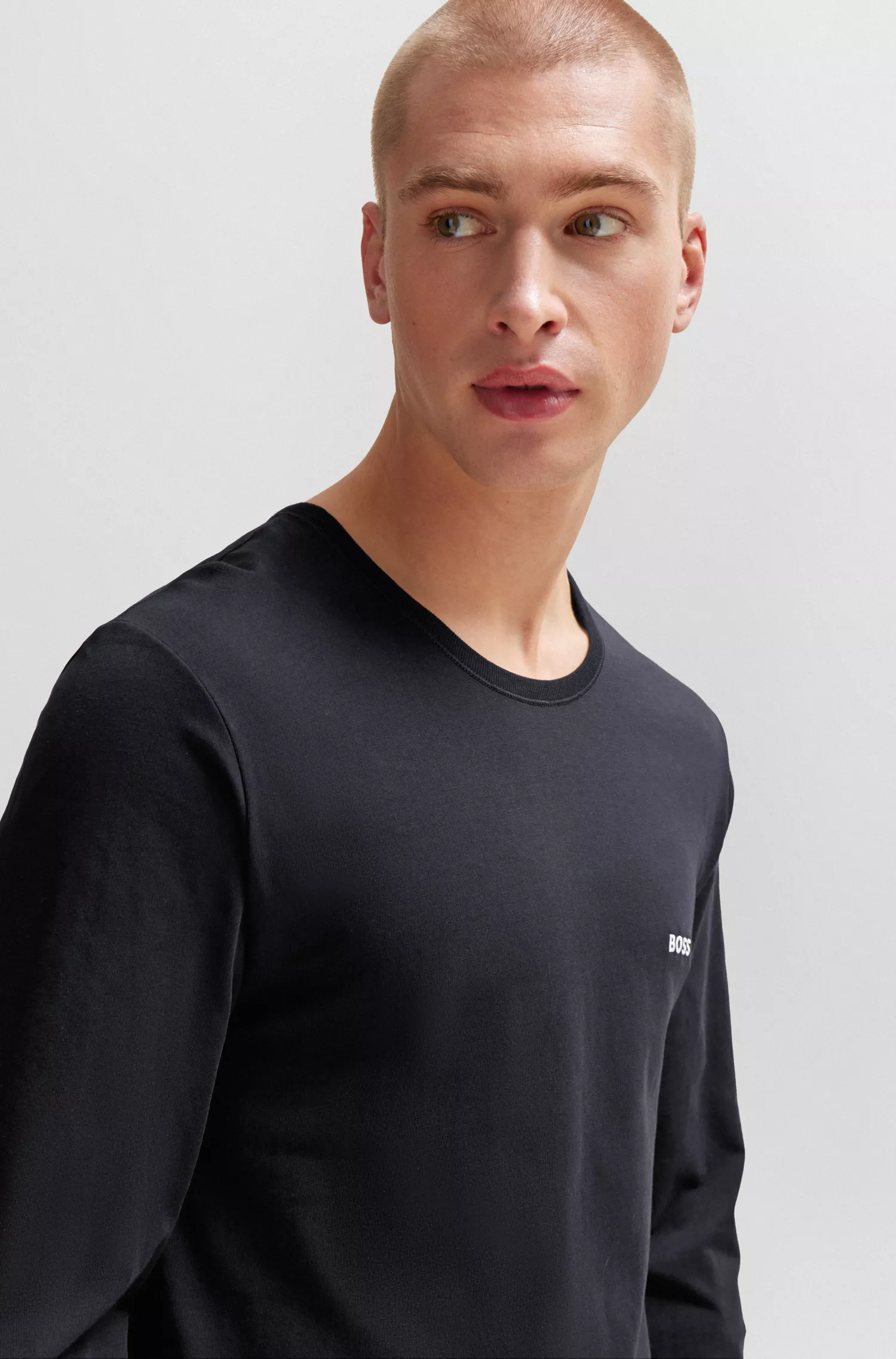 BOSS Black - Pacote com três camisetas de algodão com logotipos.