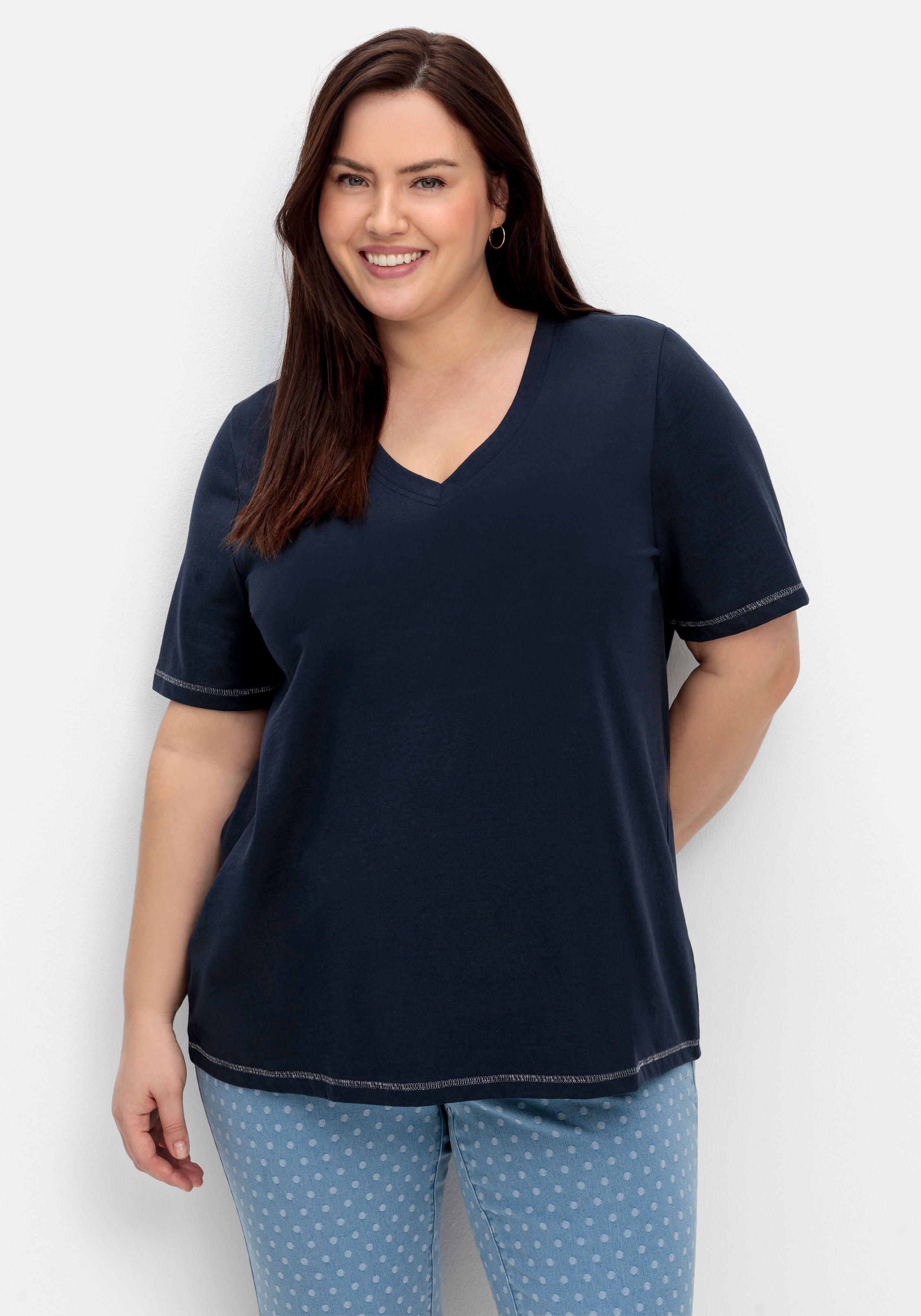 Shirt mit kleinem Glitzerdruck auf der Schulter
