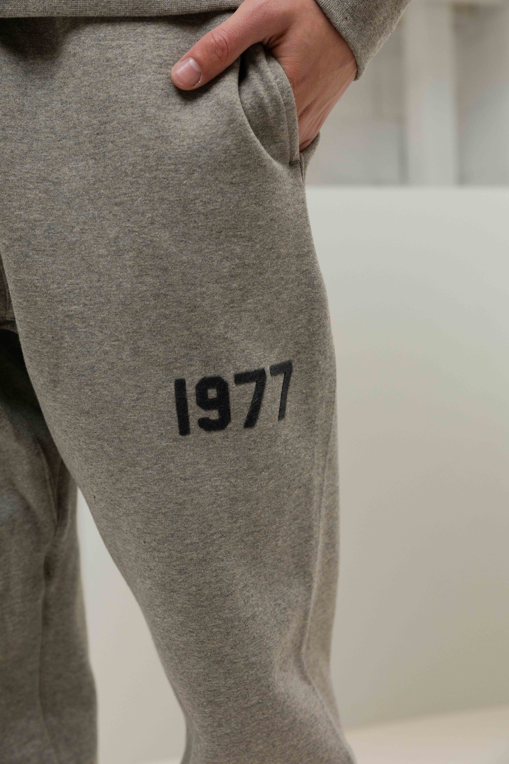 Fear Of God Essentials 1977 Trainingspak Heren Grijs