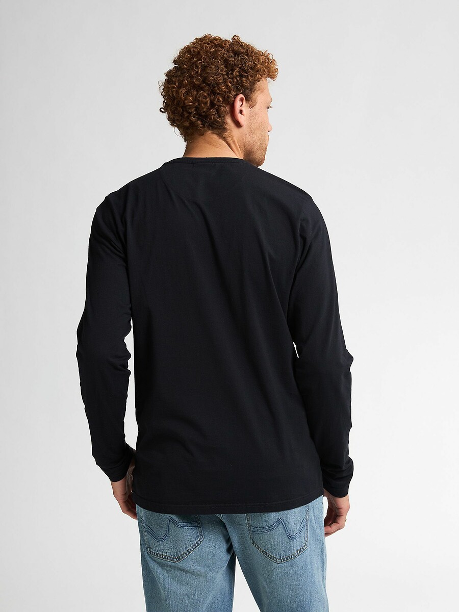 INDÚSTRIAS PETROLÍFERAS<br>Camiseta de manga comprida com logotipo no peito