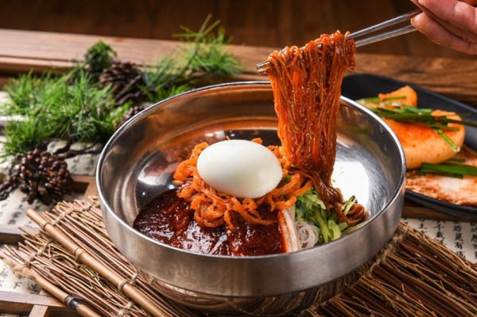 Bibim Naengmyeon: Koreaanse koude boekweitnoedels