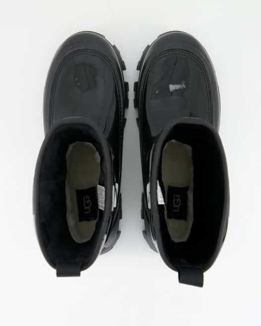 UGG Classic Brellah Mini Winterstiefel in Schwarz