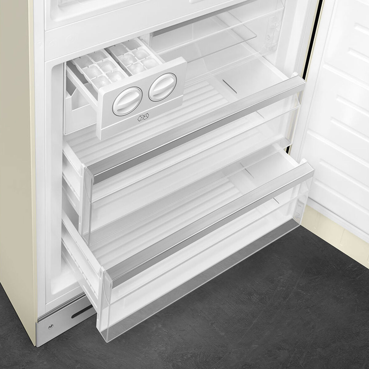 Smeg FAB38RCR6 Kombiskap høyrehengslet 70 cm, creme