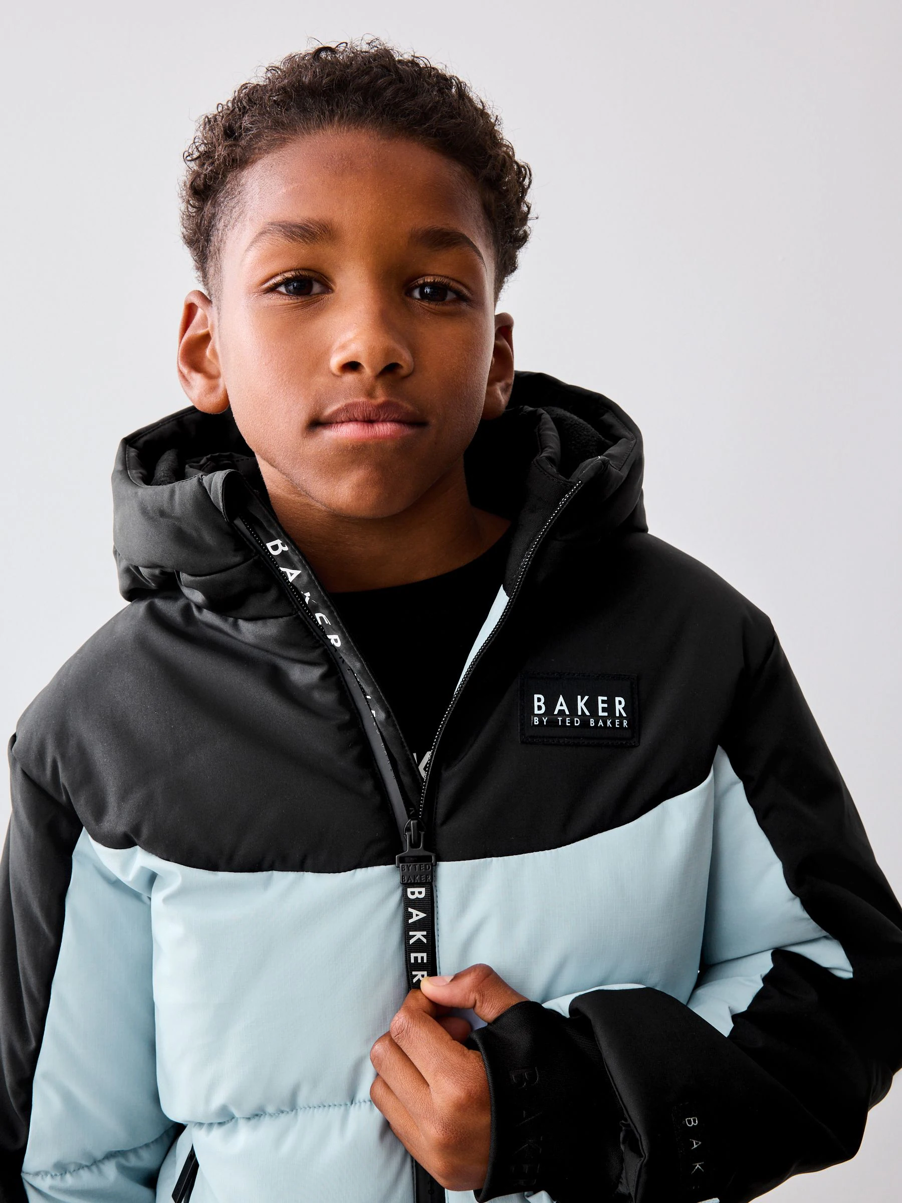 Baker By Ted Baker blauwe regenbestendige jas met kleurblokken