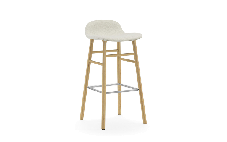 Normann Copenhagen Form barkruk 75 gestoffeerd zwart eiken Ultra Leather Brandy