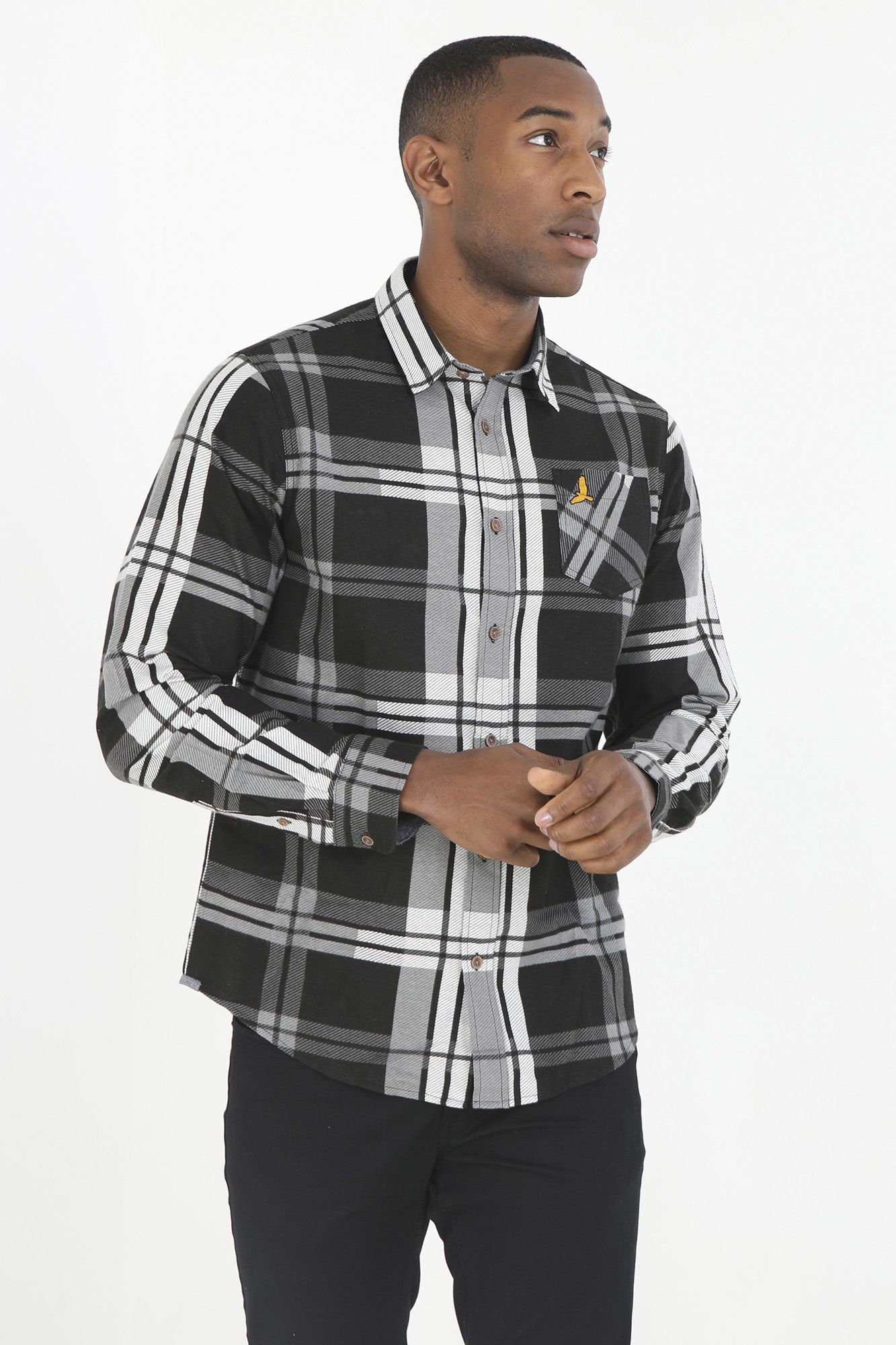 Camisa xadrez com bordado