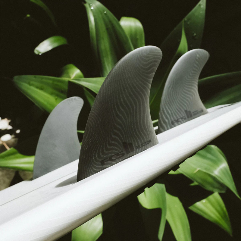 AILERON SURF FCS II REACTOR NEO GLASS MEDIUM M