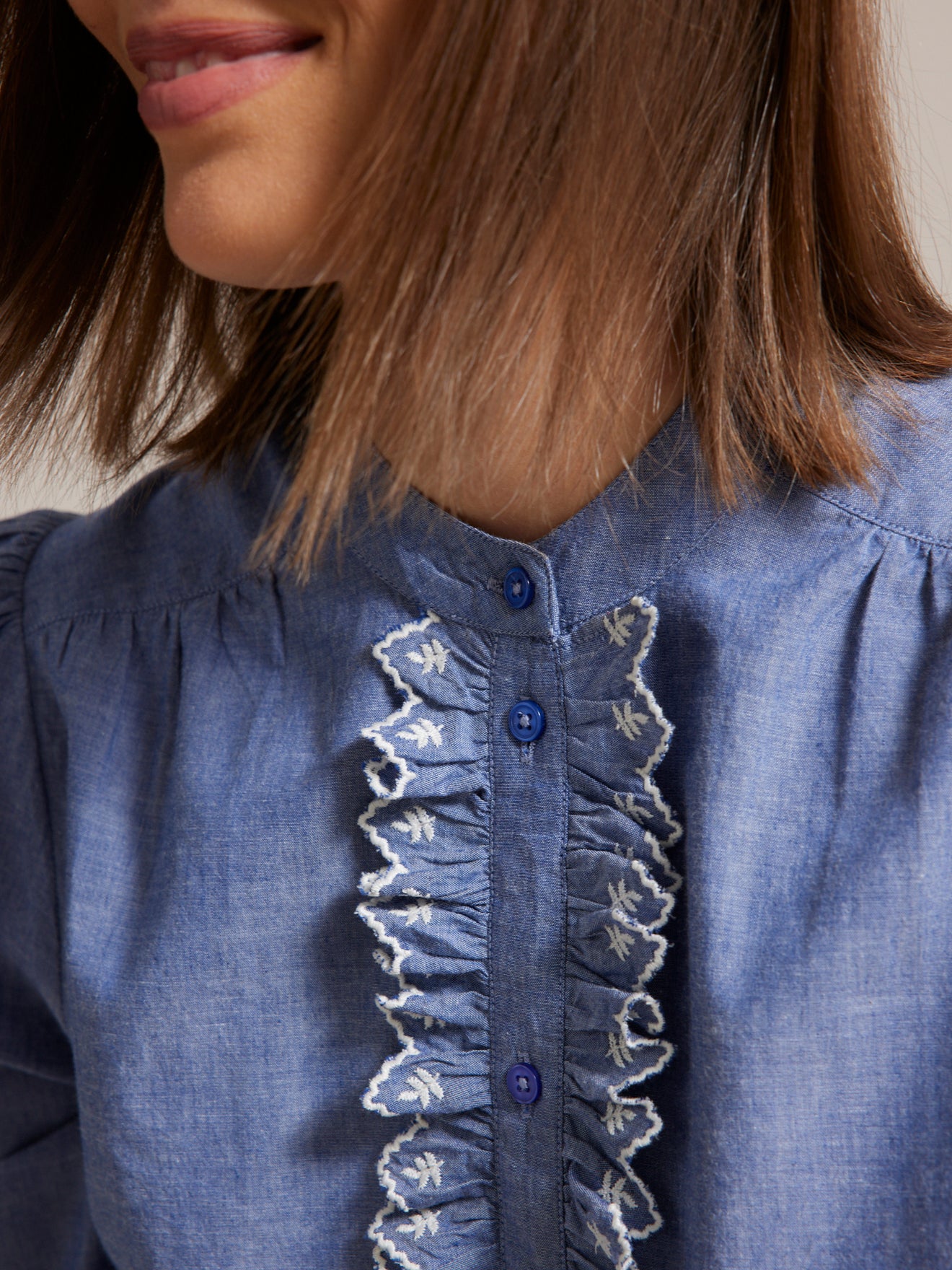 Chemise chambray femme volant brodé