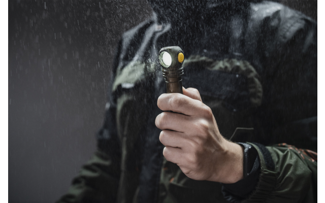 Armytek Wizard C2 Pro Magnet USB Multifunktionstaschenlampe mit Anzeige von Temperatur / Ladezustand / Status