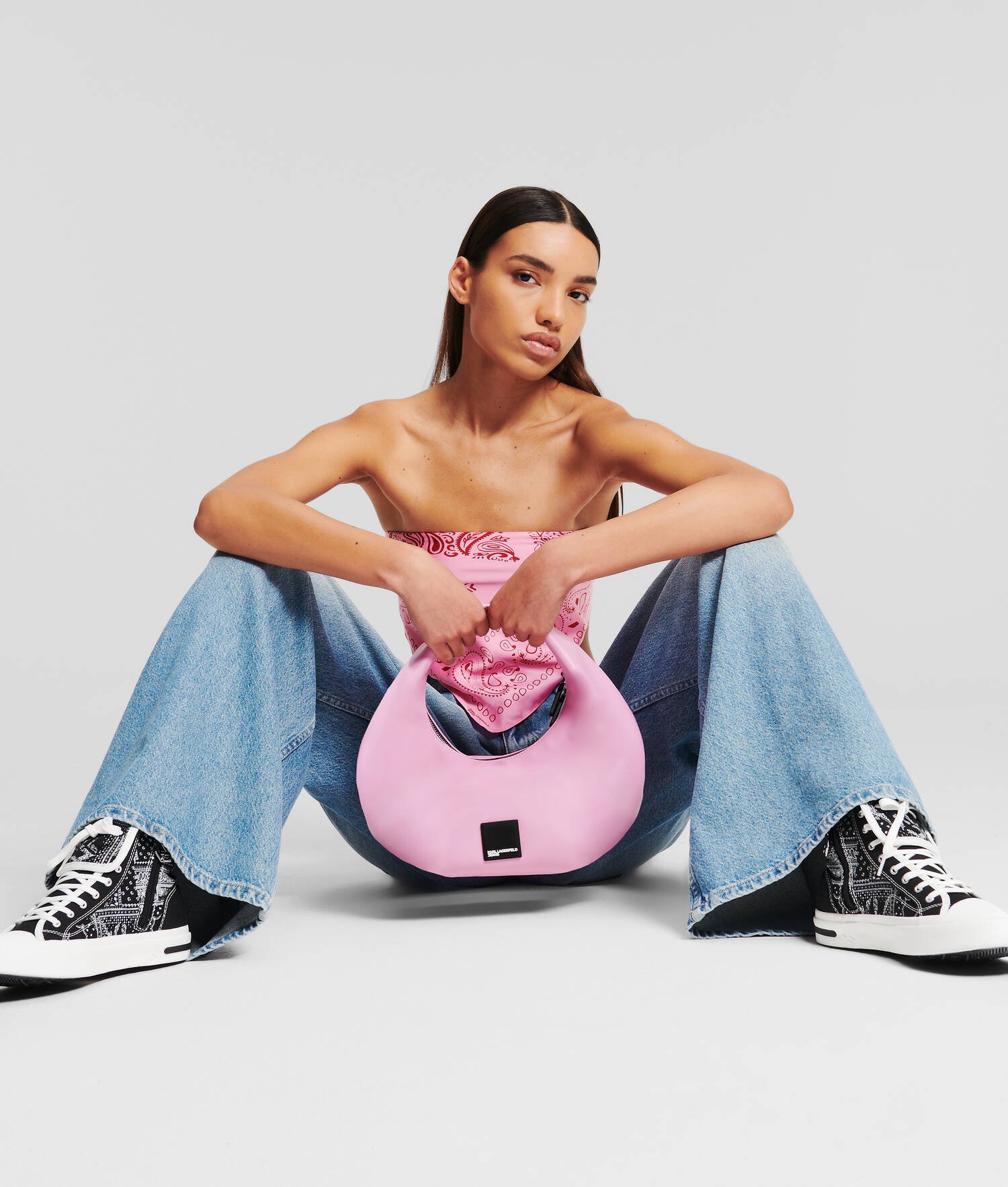 SAC BESACE AVEC LOGO ENCADRÉ KLJ
