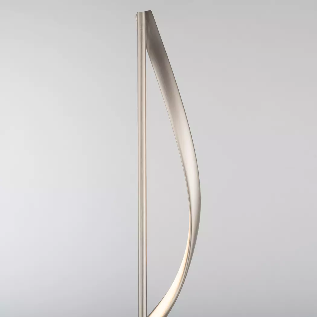 LED-Stehlampe Q-Swing