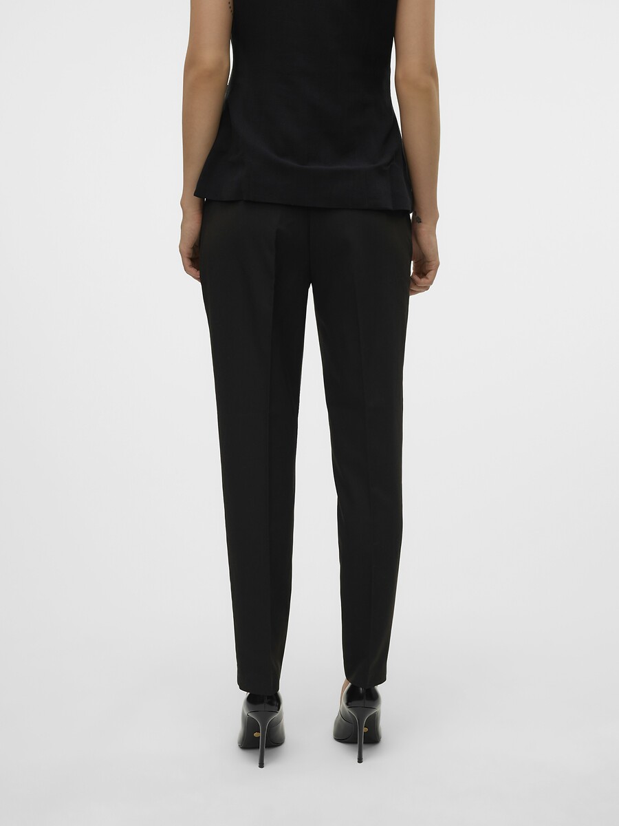 VERO MODA<br>Calças retas e afuniladas
