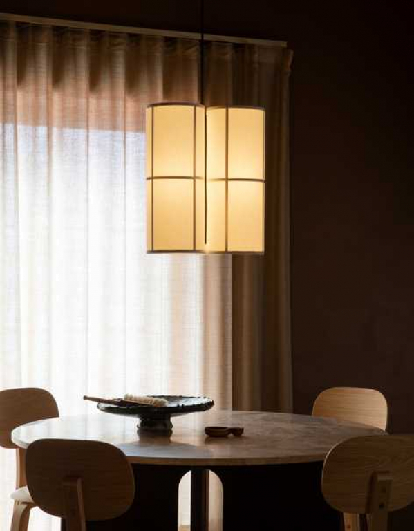 Audo Copenhagen Androgyne eettafel Ø150 donker eiken