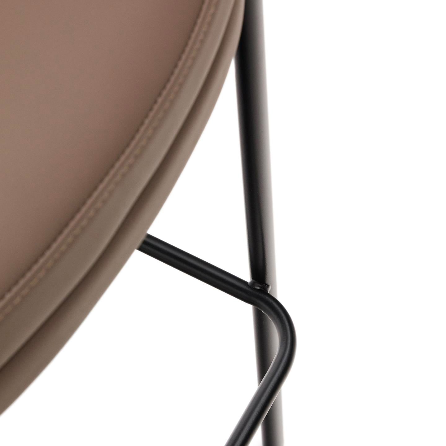 Kave Home Barhocker EAMY Lederlook braun/Metall schwarz