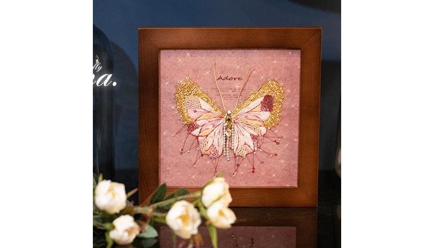 Embroidery Kingdom - DIY borduurpakket met vlinderframe-ornament (verschillende ontwerpen)