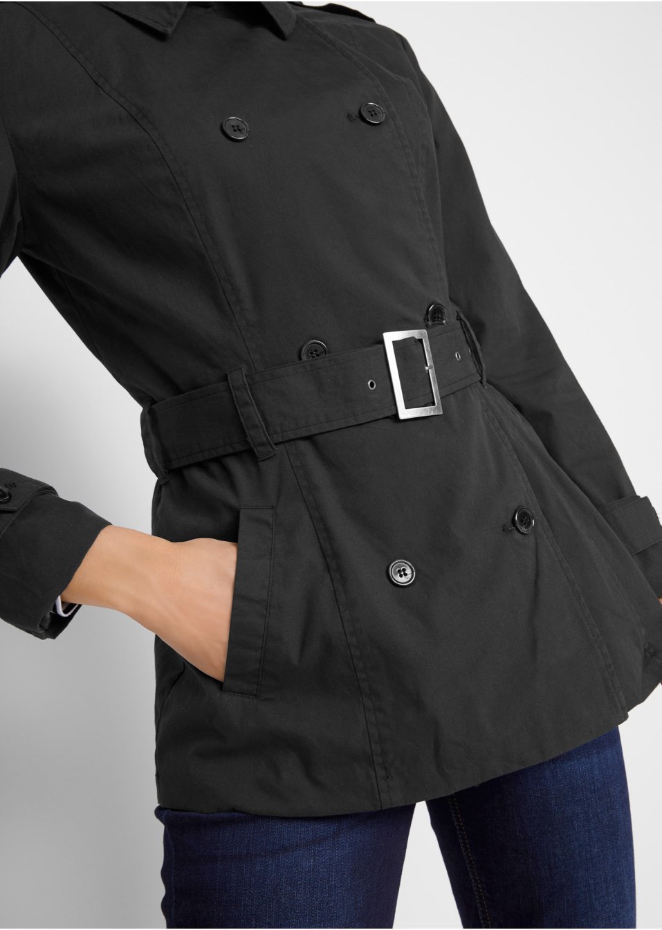 Trench-coat court