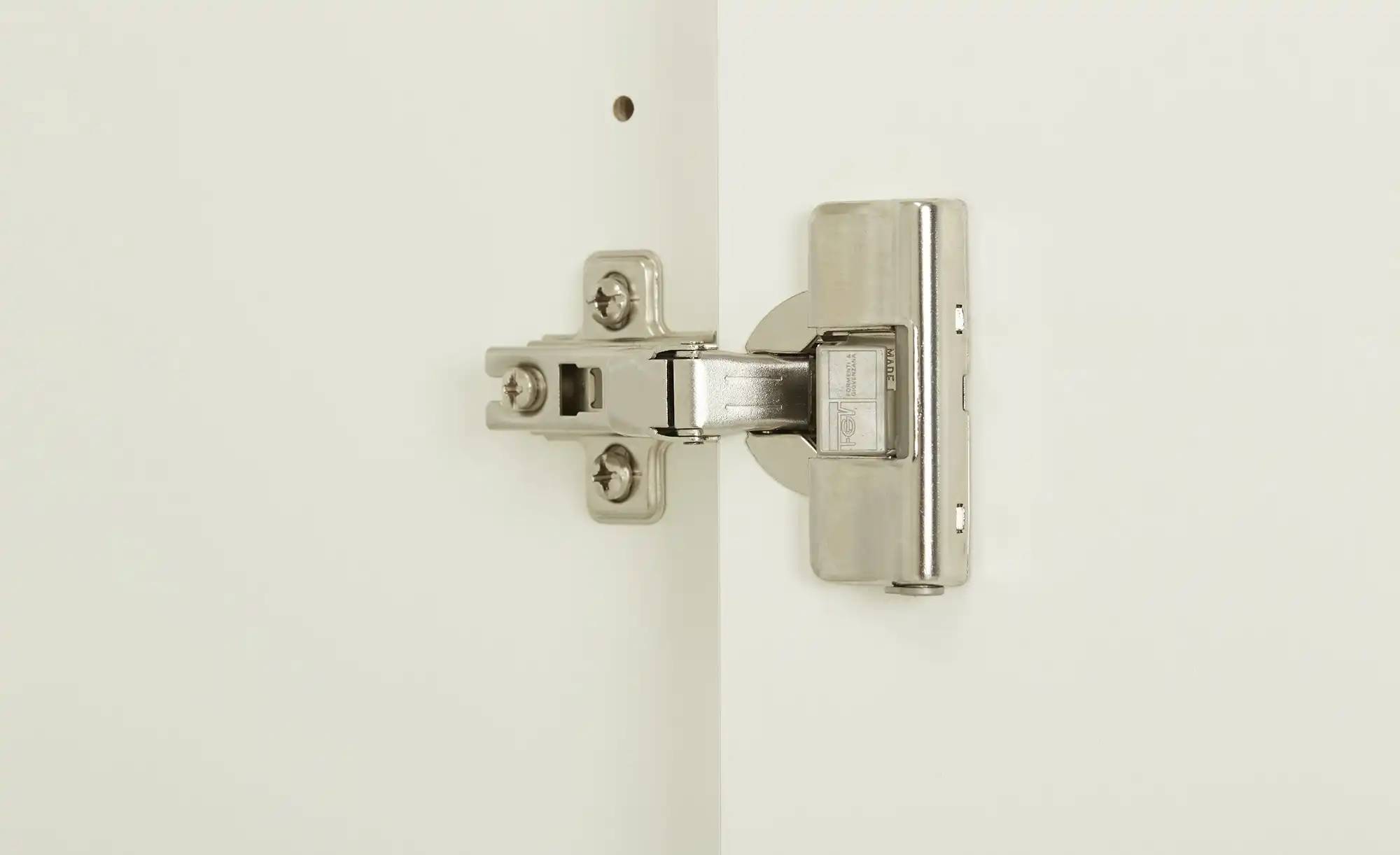 Kleiderschrank  Mola