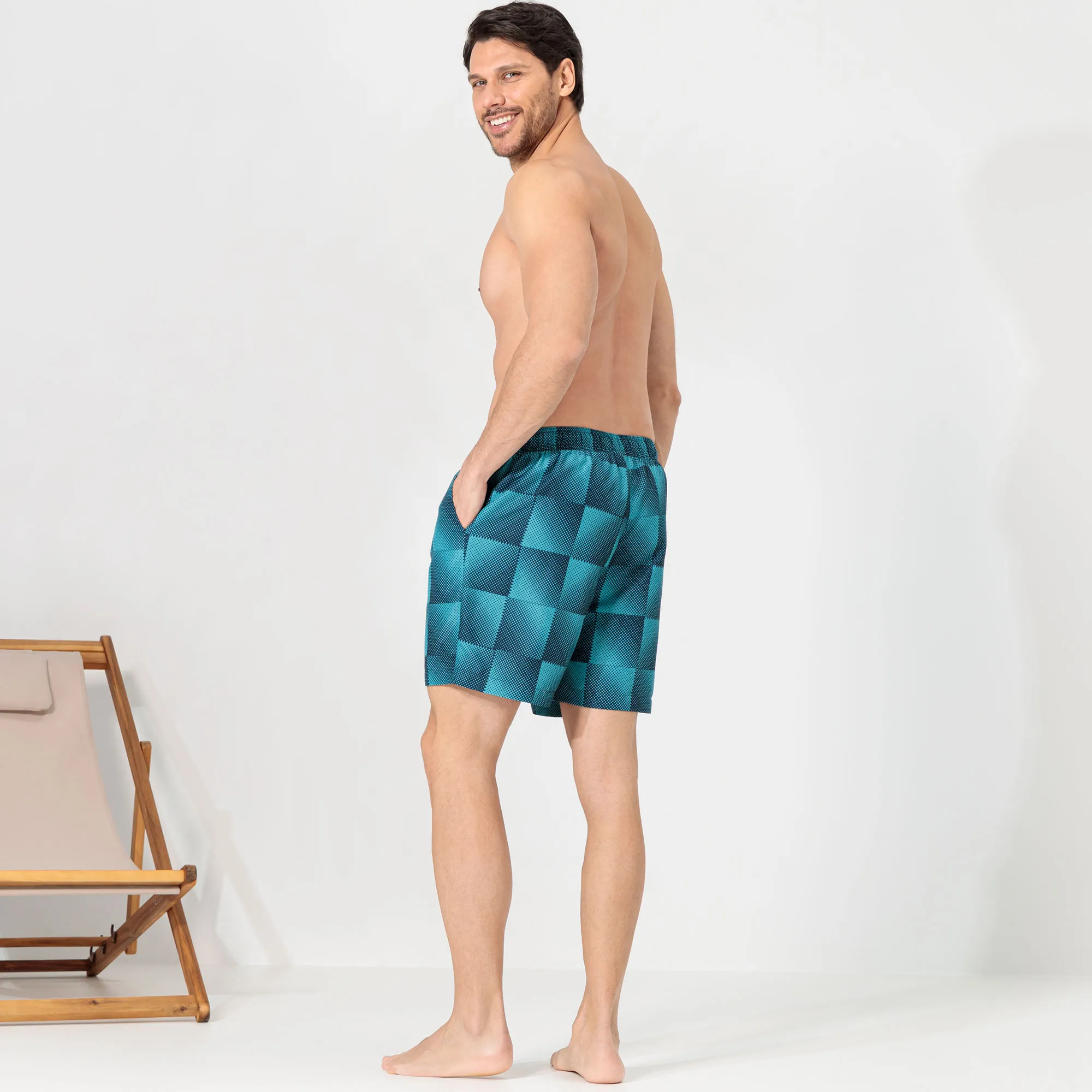 Herren-Badeshorts mit Karodesign