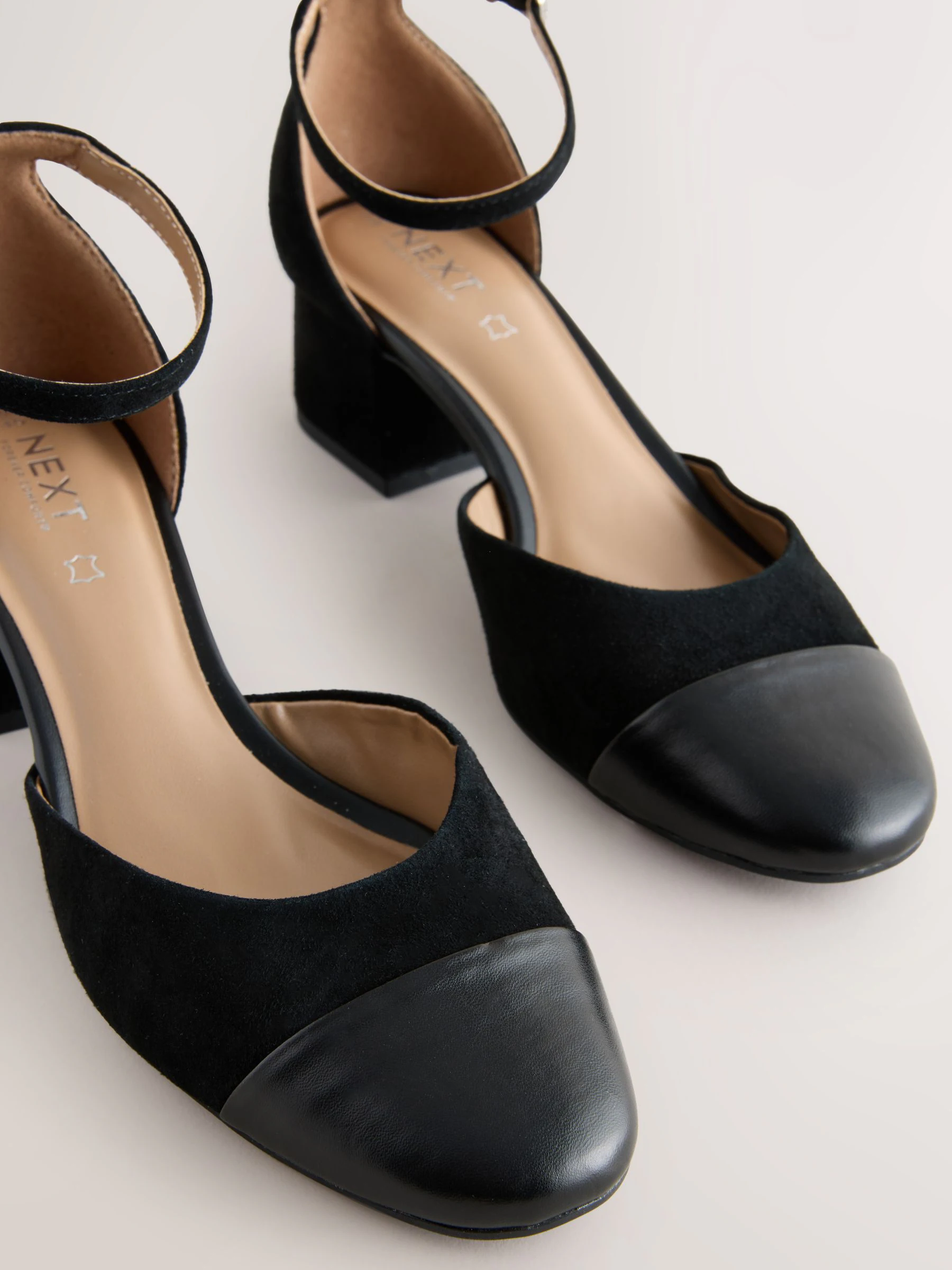 Zwart suède - Premium Suede Toe Cap Block Heels