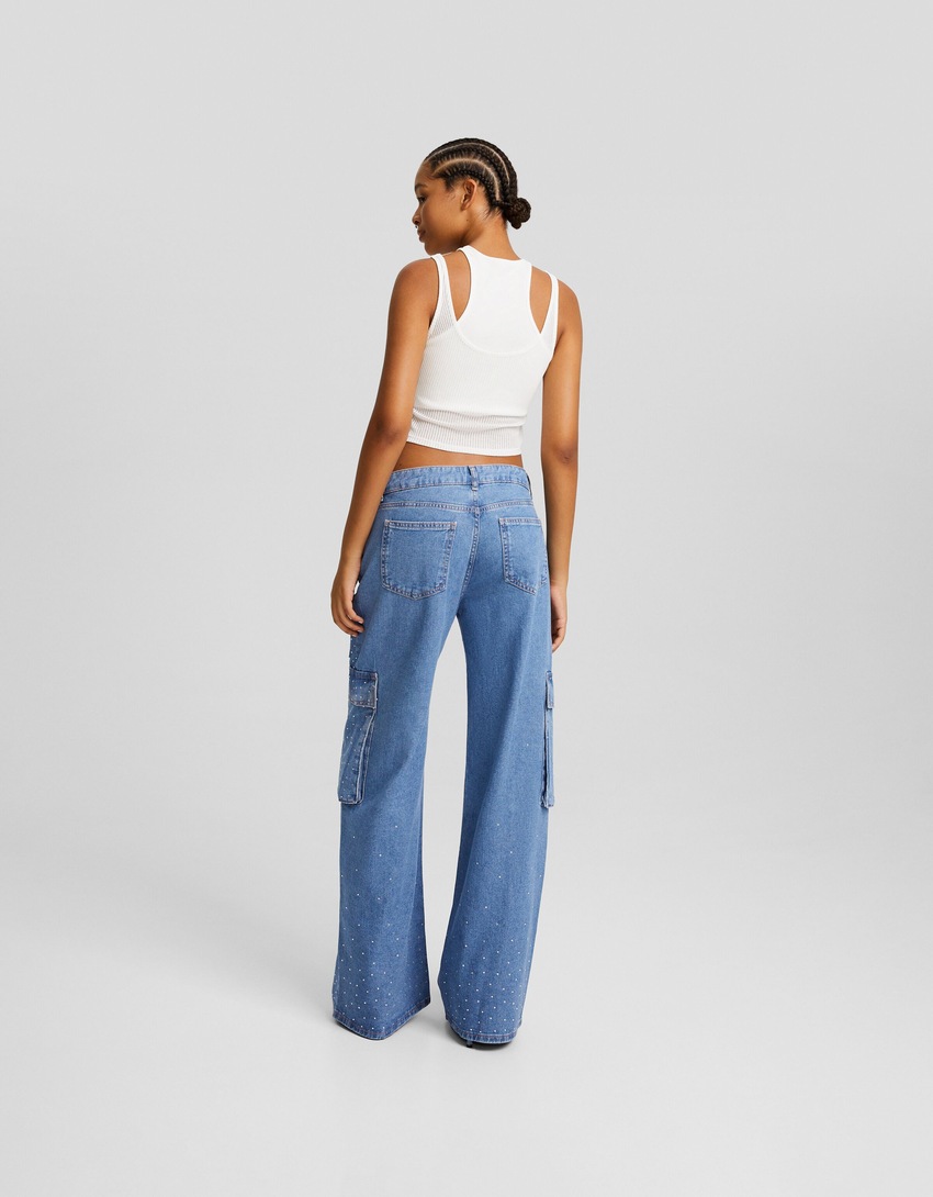 calça cargo com strass