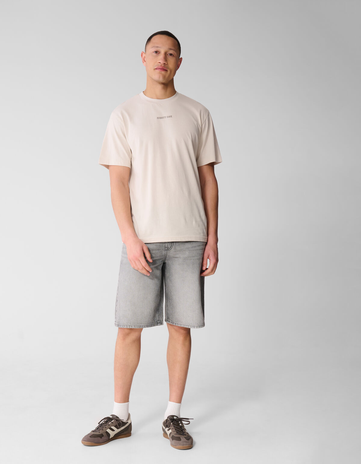 Eighty One T-shirt Zand