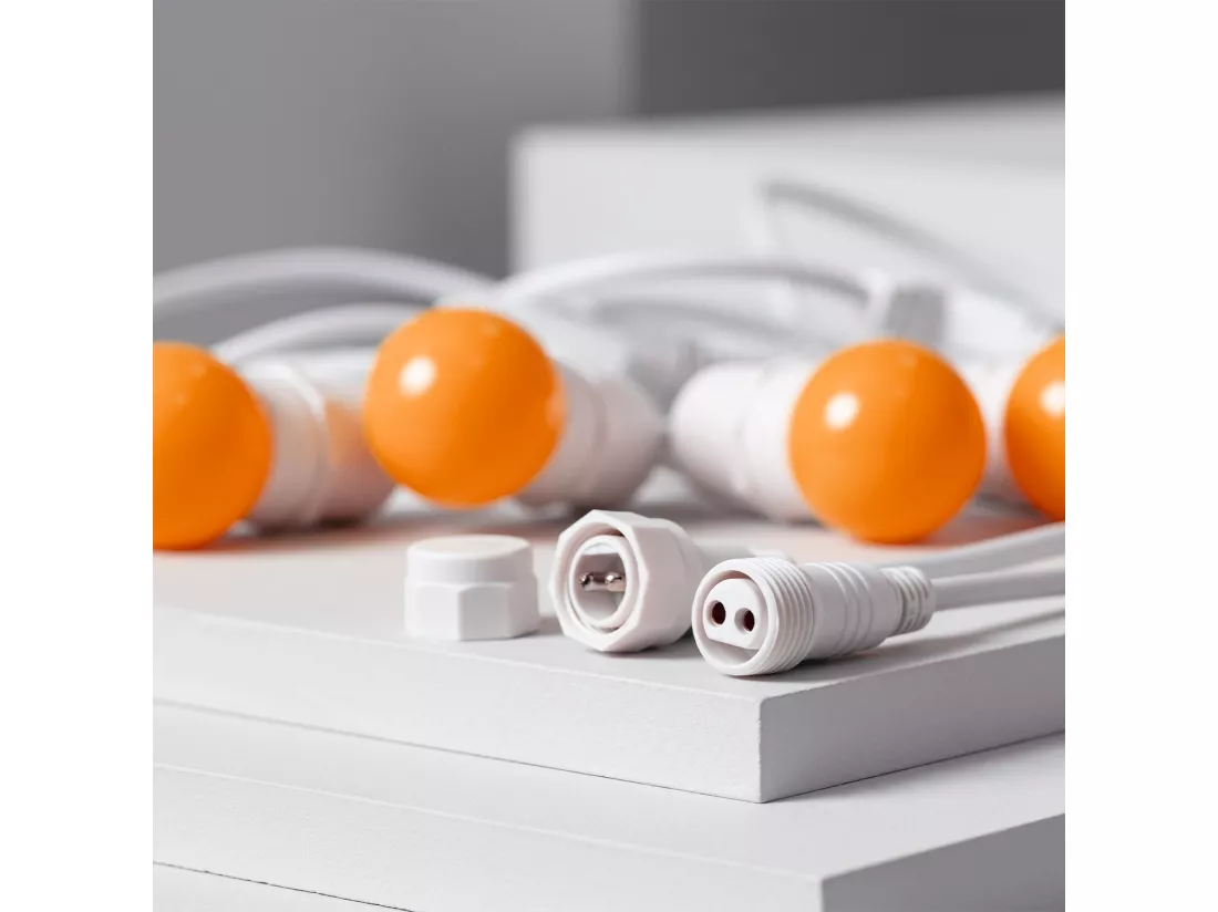 Kit Guirlande Waterproof 5.5m Blanche + 8 Ampoules LED E27 G45 3W de Couleurs Orange