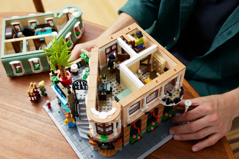 LEGO Icons 10297 Hyggeligt hotel
