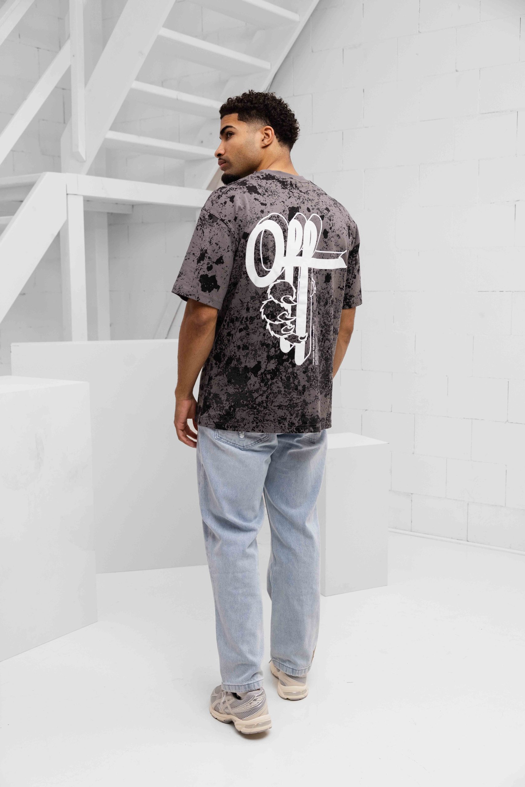 Off The Pitch Blotch Loose Fit Tee Heren Donkergrijs