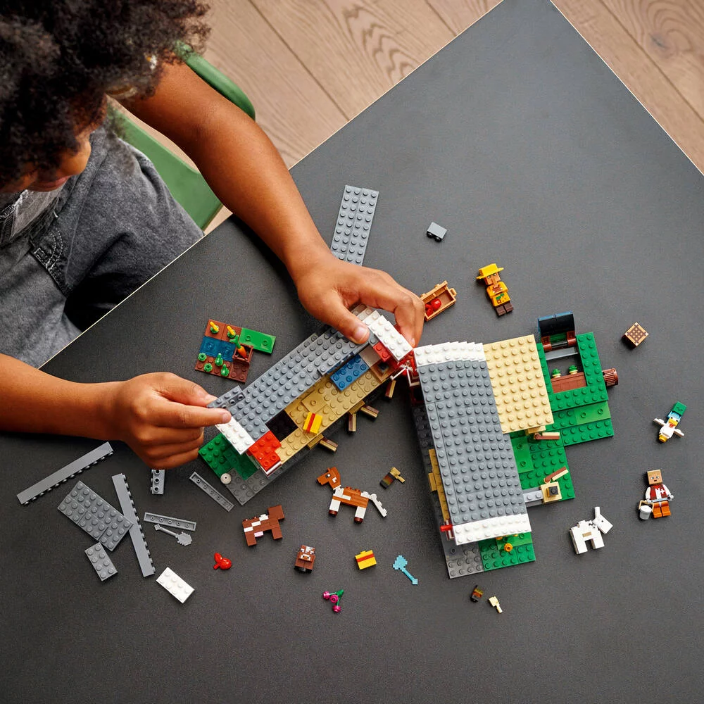 LEGO®MINECRAFT 21187 - LA GRANGE ROUGE