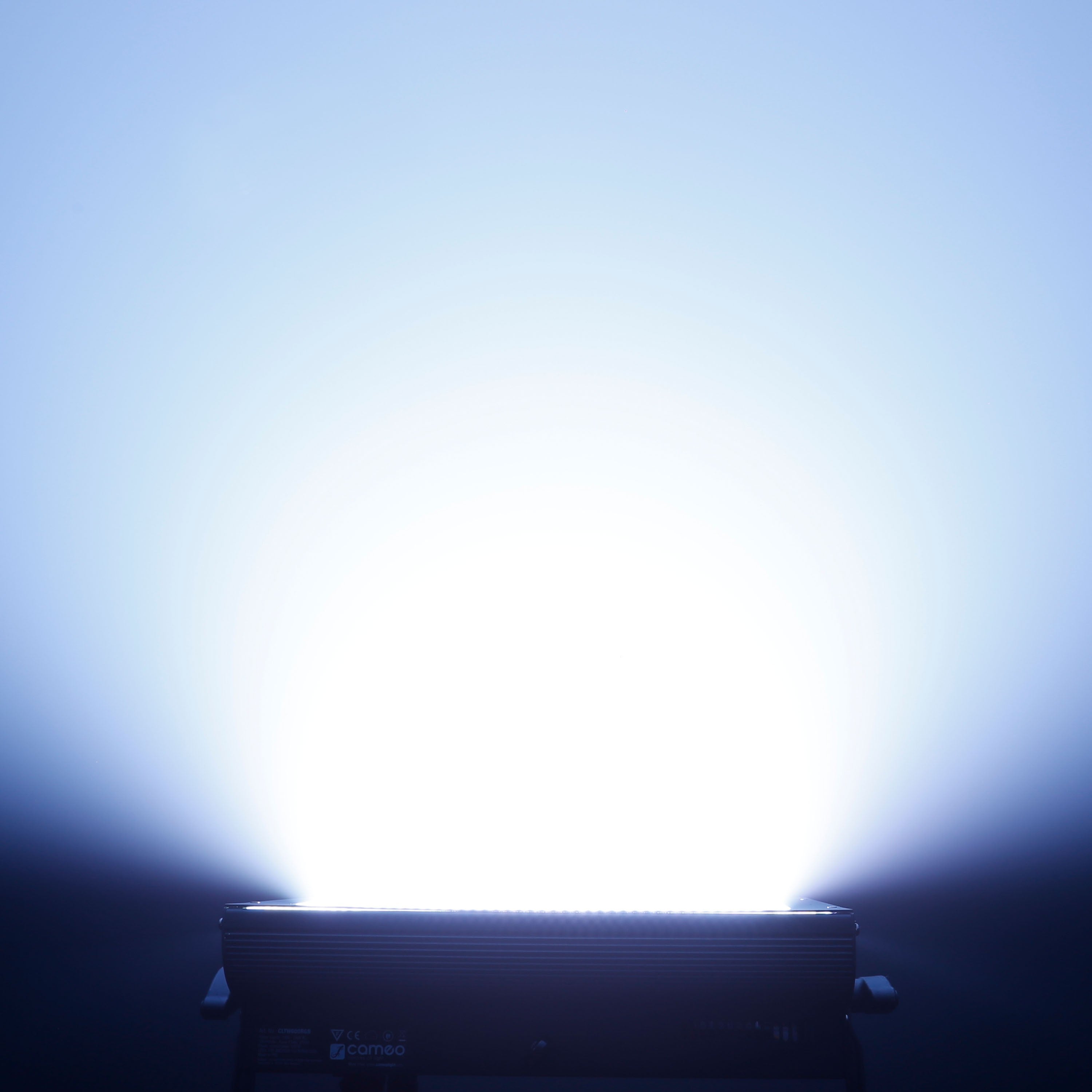 Cameo THUNDER WASH 600 RGBW strobe / blinder / wash