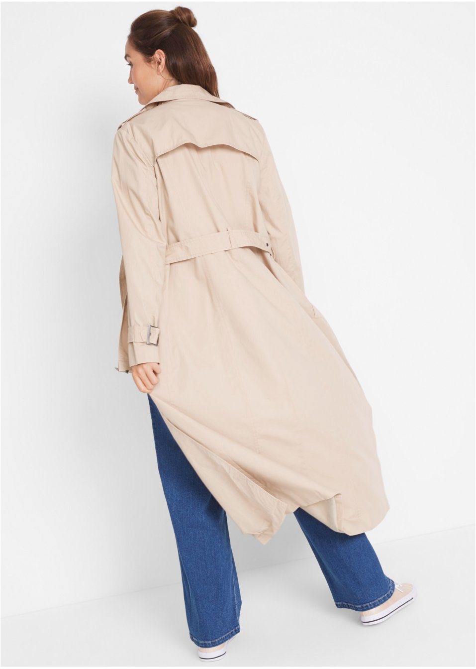 Trench-coat long ceinturé à la taille