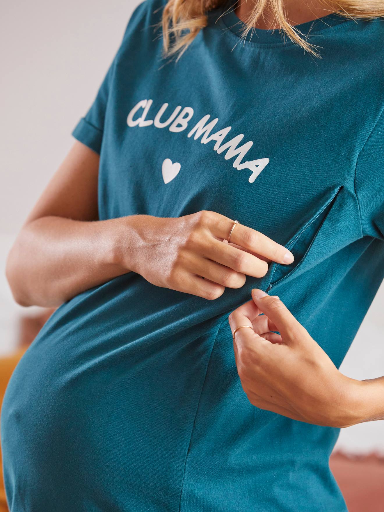 Camisola de amamentação e maternidade lisa, verde-escura, em algodão orgânico.