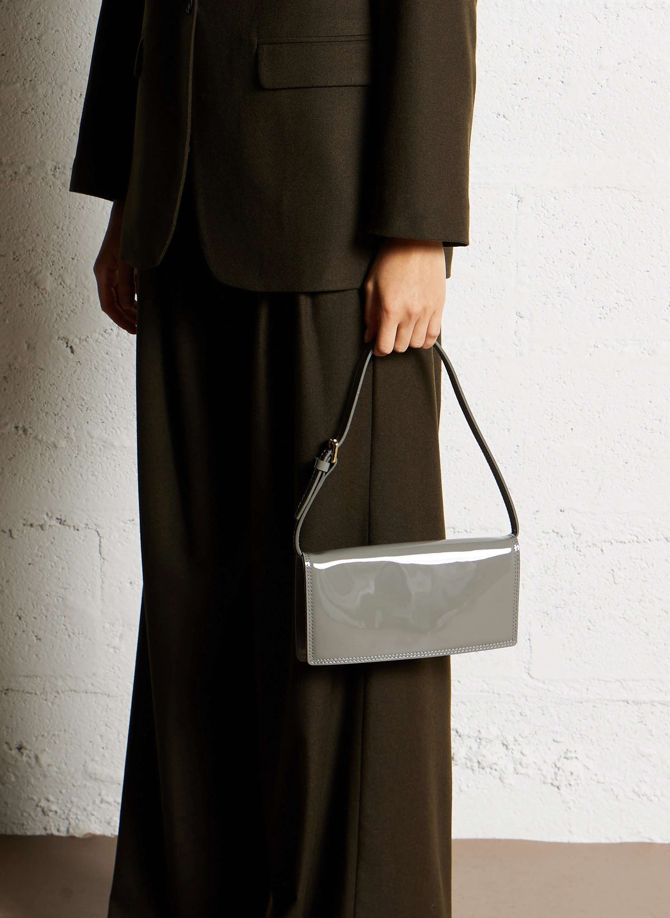 EMMA - Sac à main baguette à rabat en cuir | Gris