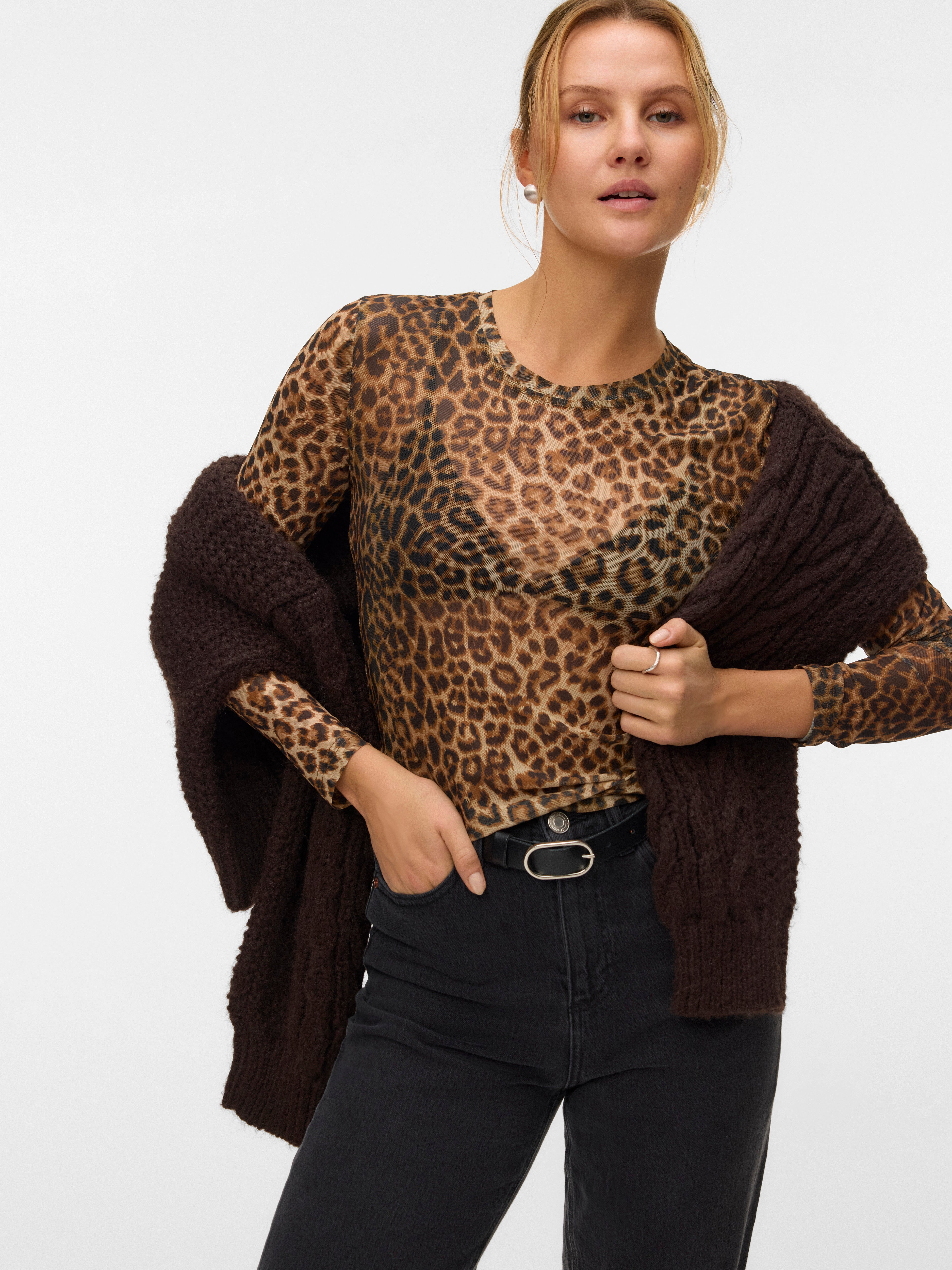 VMLOVA Top