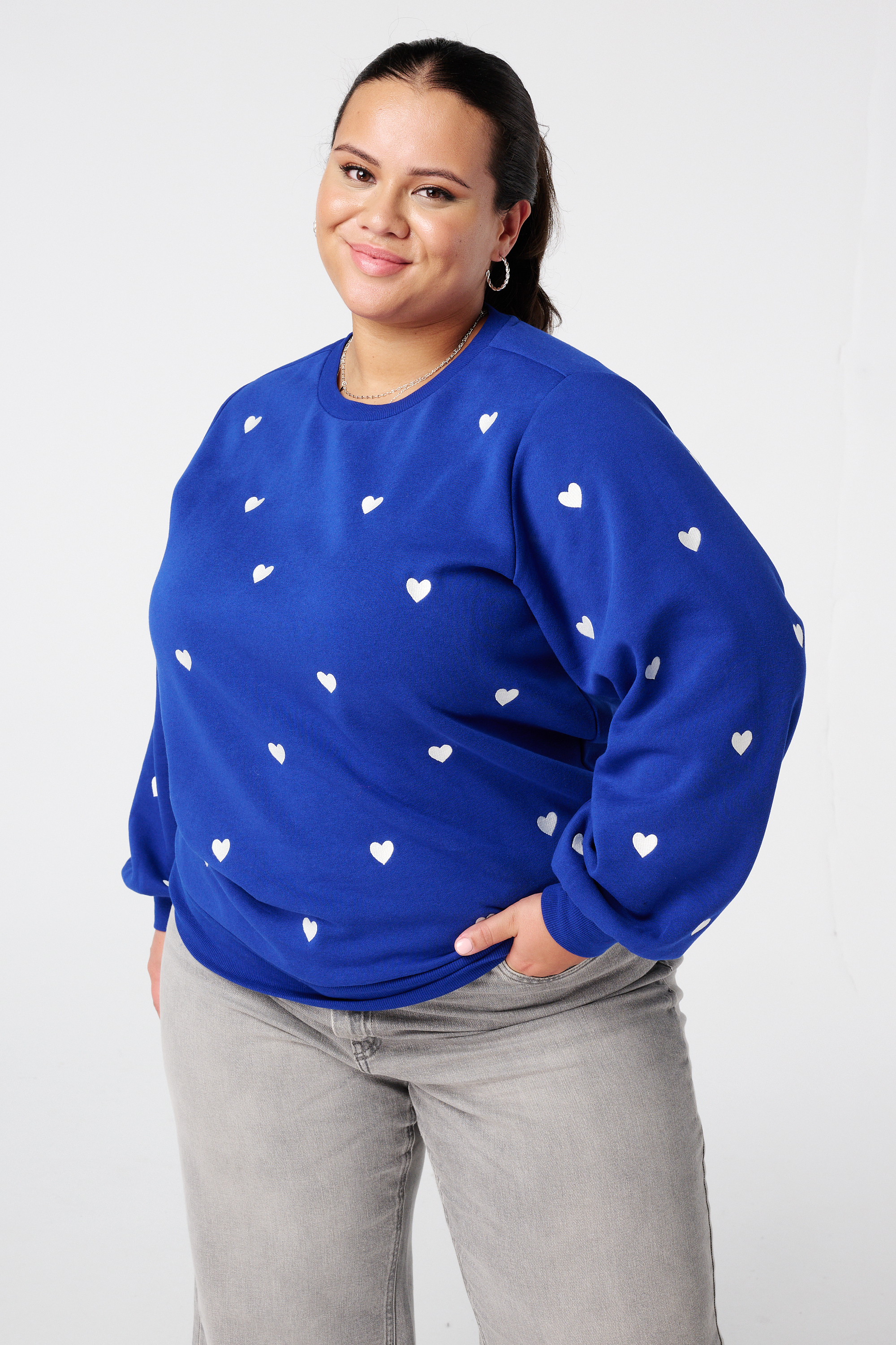 Sweater met geborduurde hartjes en ballonmouwen Kobalt blauw