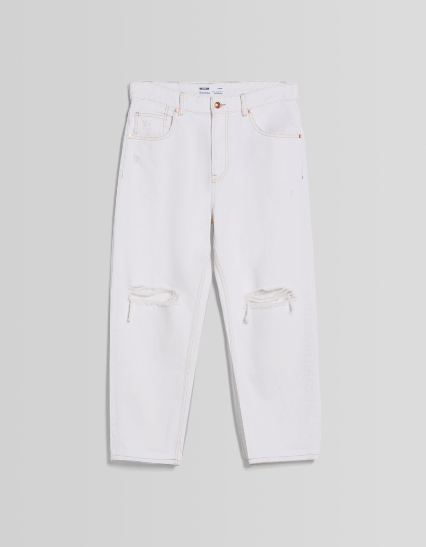 Calça jeans folgada com rasgos