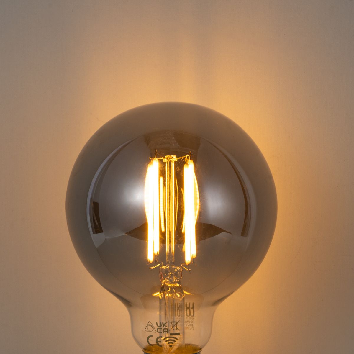 Set van 5 Smart E27 dimbare LED lampen G95 smoke 4.9W 150 lm 1800K