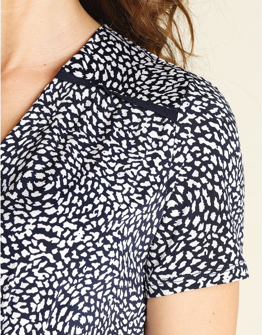 Robe cache coeur bleue