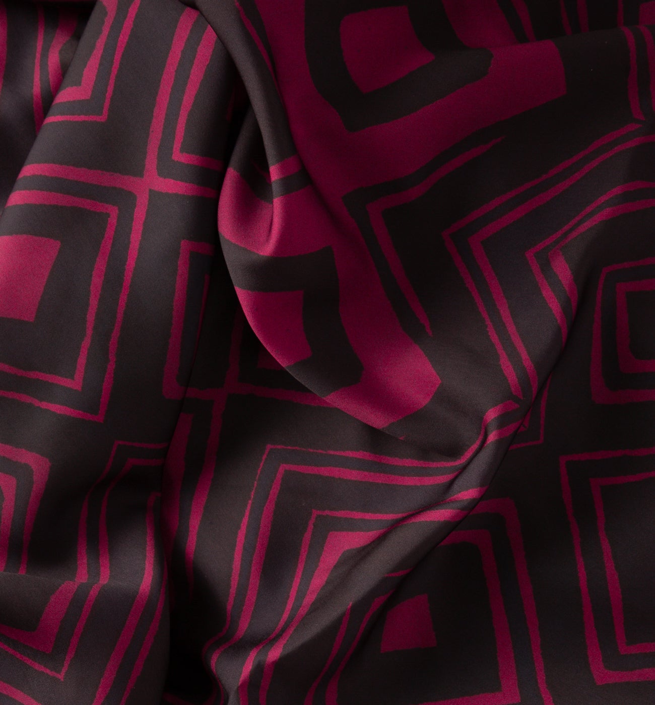 Coupon 2 m satin de polyester - Imprimé noir