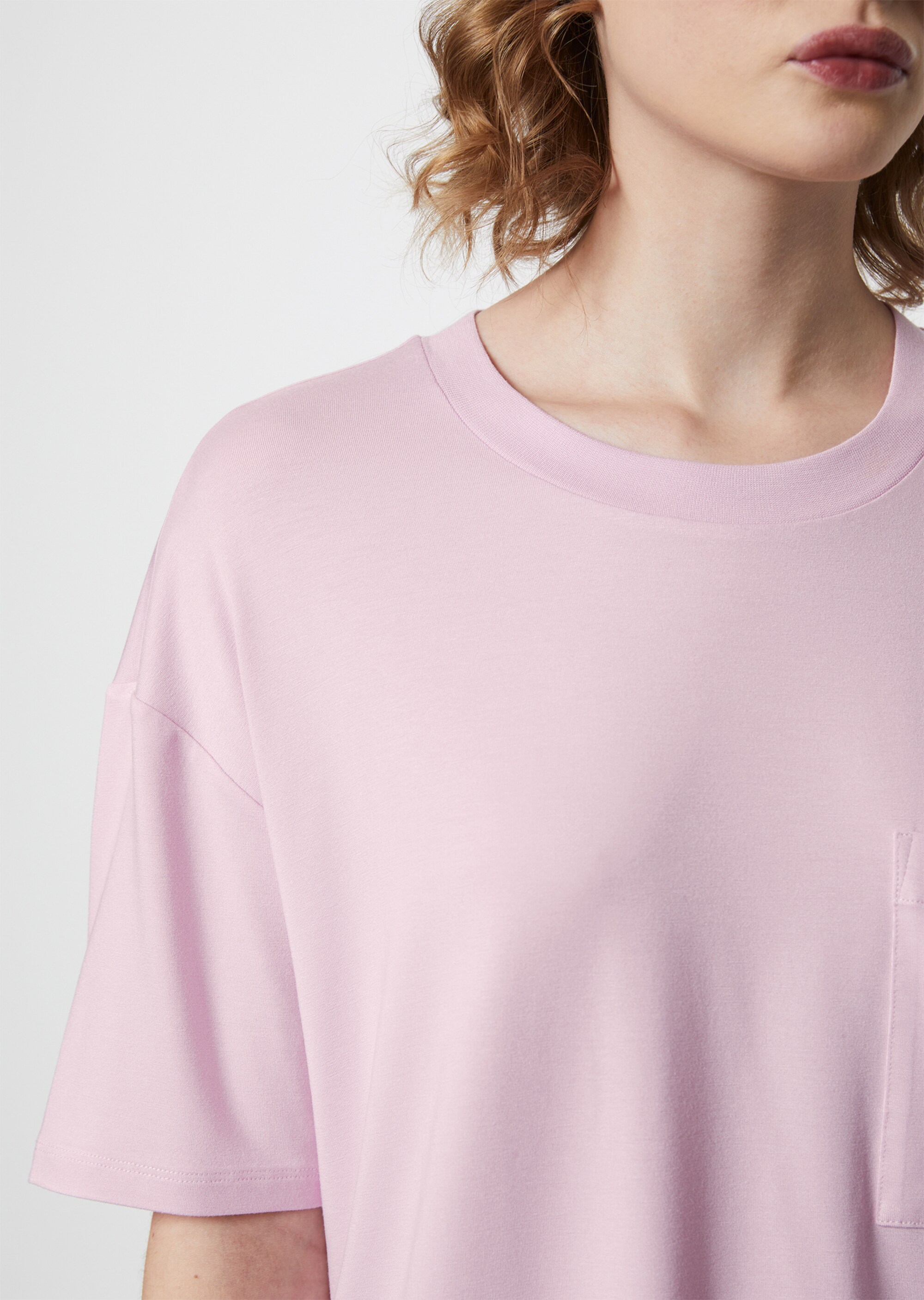 T-Shirt relaxedaus fließendem Viskose-Jersey
