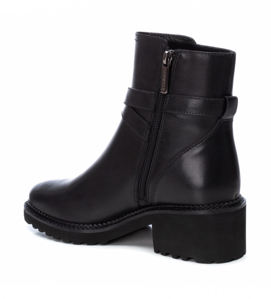 Botas de tornozelo Carmela em couro, modelo 160037, pretas.