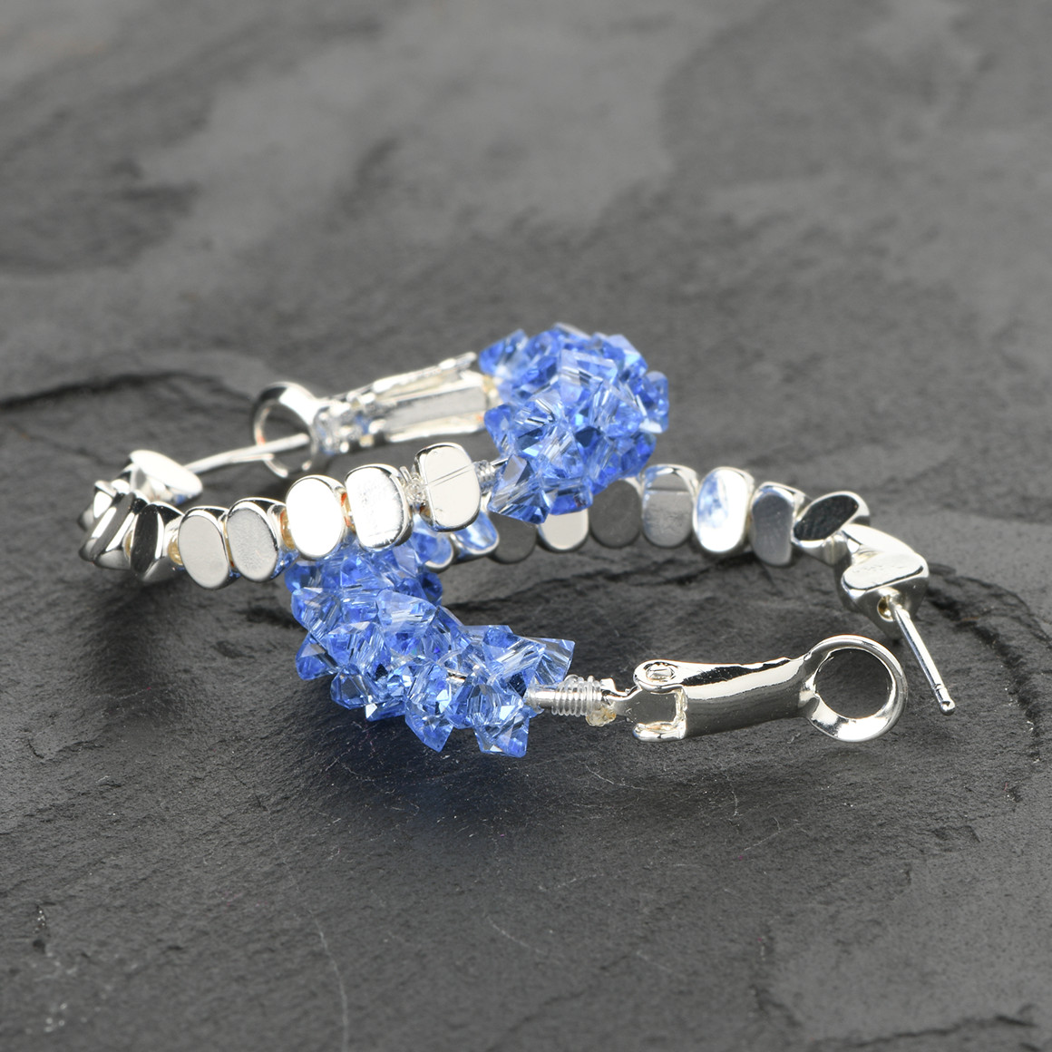 Damen Creolen mit Steinchen hellblau